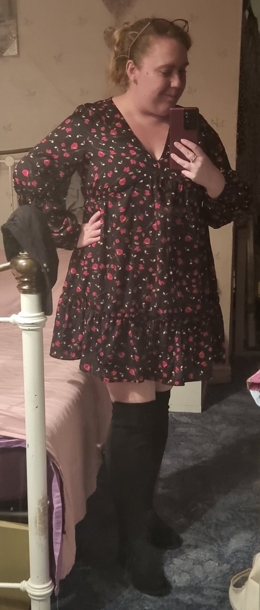 AmyLou1009's tweet photo. Been looking everywhere for a pair of suede type knee high boots.
Eventually settled on a pair from Amazon not thinking I'd have much luck.
The pair that came have a stretchy calf, super easy to put on and look great.
Now just need somewhere to wear them.
#newboots #kneehighboot https://t.co/AD5oDPFOmI