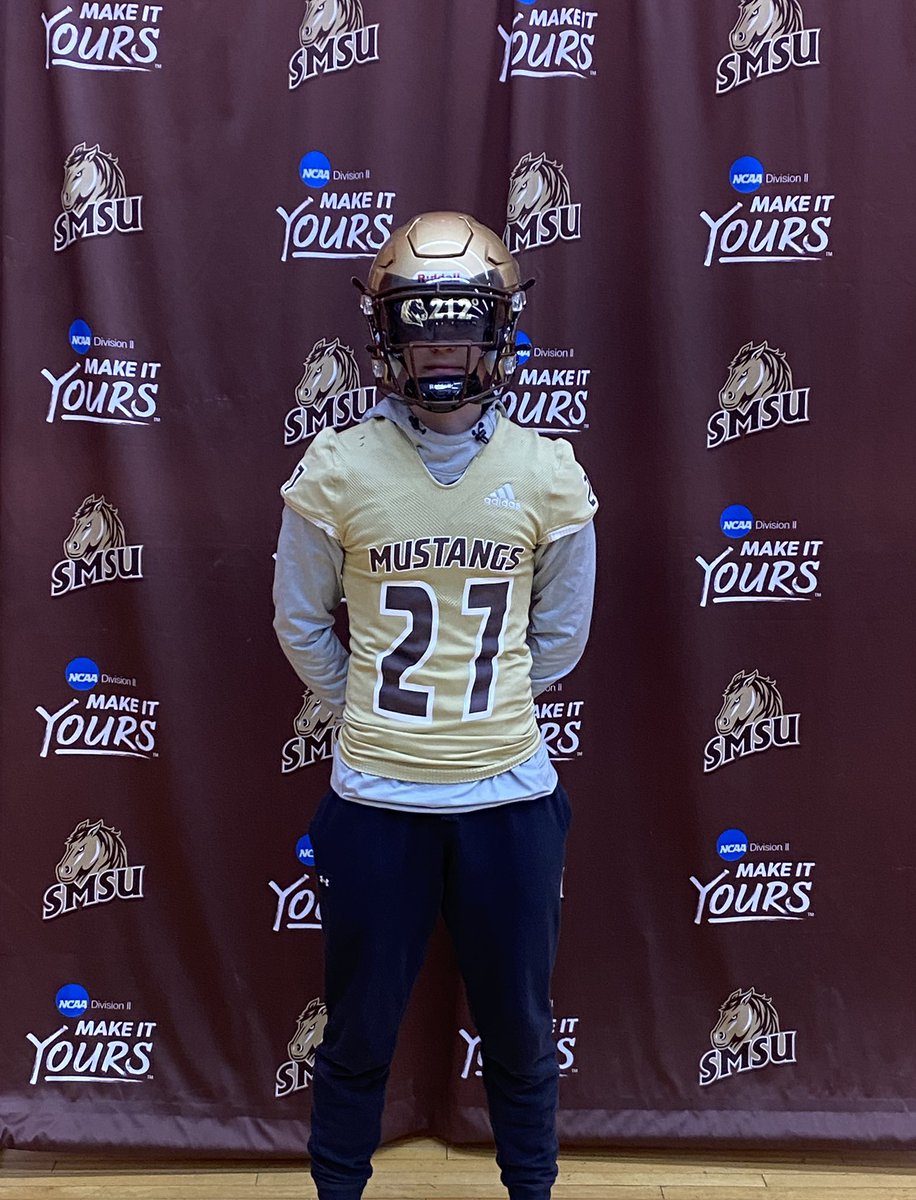 Rudolph38Mason's tweet photo. After a great conversation with @CoachSUnderwood, I am excited to receive my first college football offer from @SMSUfootball! https://t.co/BVI4kOq0O7