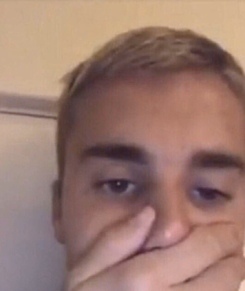 belieber_hokage's tweet photo. foto da selena gomez e hailey bieber juntas 

eu e Justin: https://t.co/y7Btzlmfvi