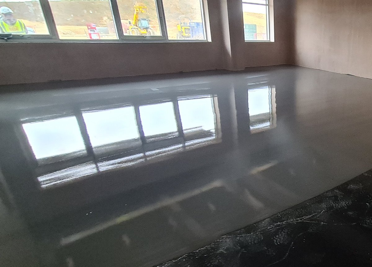 unlimitedfloors's tweet photo. Polished concrete needs a profile for the smoothing compound to adhere, here we had the floor shotblasted, followed by the @ARDEXUKFlooring 'sandwich', screed/dpm/screed with NA. Prep is key👌
@ThePrepGroup
#flooring #ardex #screed #floorprep https://t.co/FaV9LFG5S9