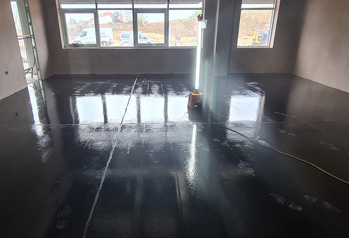 unlimitedfloors's tweet photo. Polished concrete needs a profile for the smoothing compound to adhere, here we had the floor shotblasted, followed by the @ARDEXUKFlooring 'sandwich', screed/dpm/screed with NA. Prep is key👌
@ThePrepGroup
#flooring #ardex #screed #floorprep https://t.co/FaV9LFG5S9