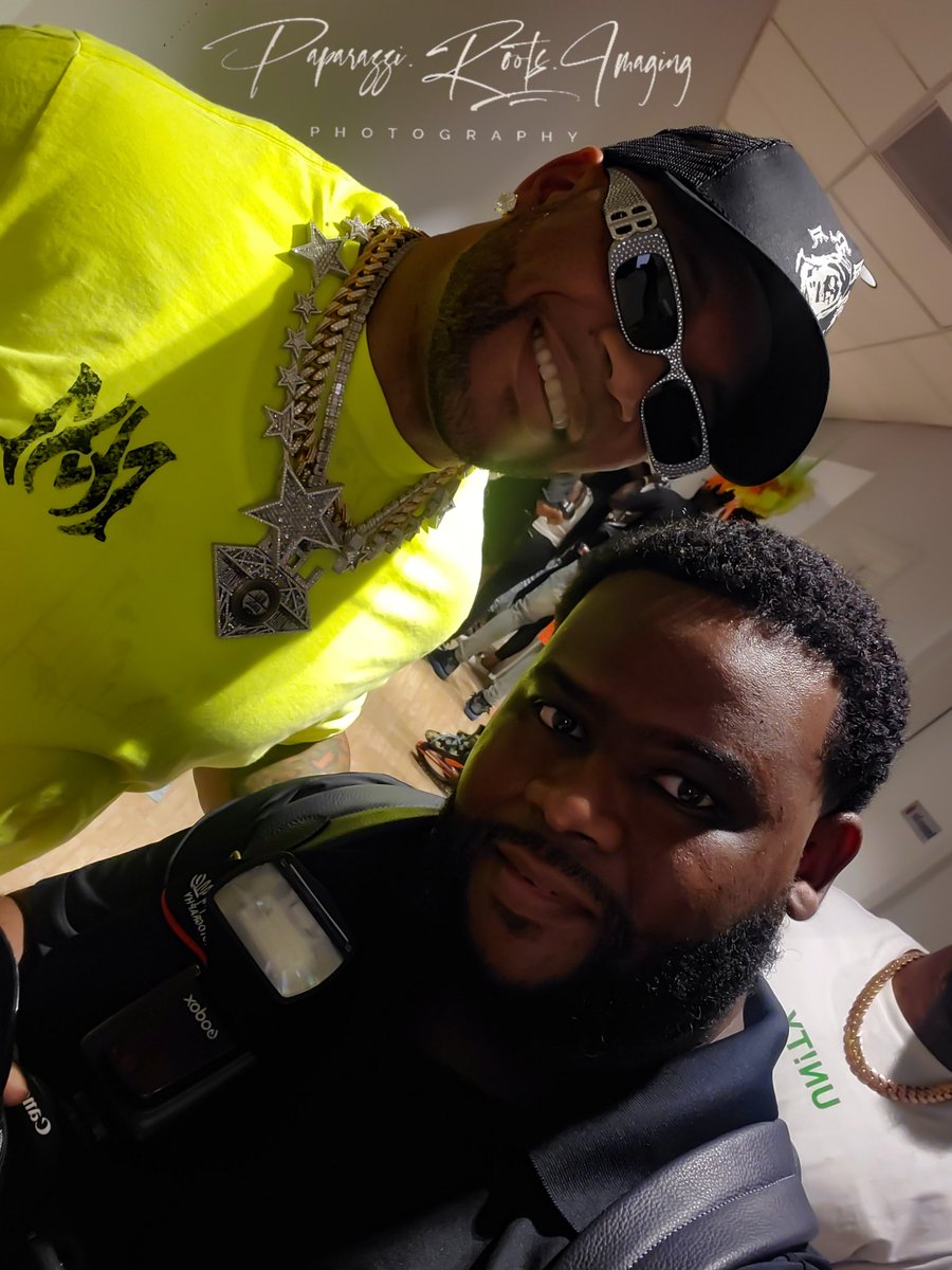 Paparazziroots's tweet photo. This brother right here do not need no interjection still keeping up with these young folks @official_flo https://t.co/RKFCJ9R55h