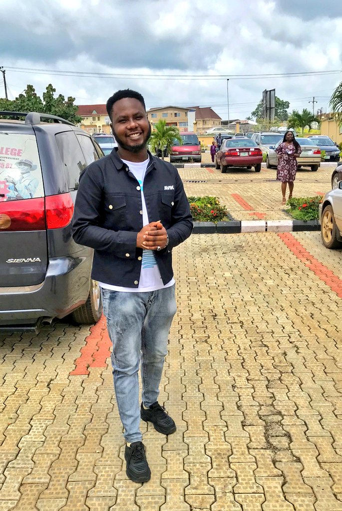 ayeniviktor_'s tweet photo. It's always a good idea to be on the right side of history. 💯🤍
I made the JACKET!!!
@AvikWears ✂️:::: get yours too 😉✌
📷: @slimpeace_
••••••••••••••••••••
#avik #avikwears #ayeniviktor #fashiondesigner #stylist #jacket #outfitoftheday #YetToCome https://t.co/msY2bDloj7