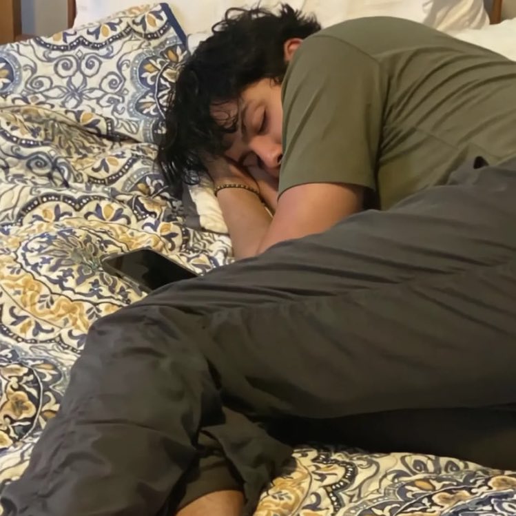 xolothinker's tweet photo. pov: xolo is your boyfriend https://t.co/w3KCKZGORp