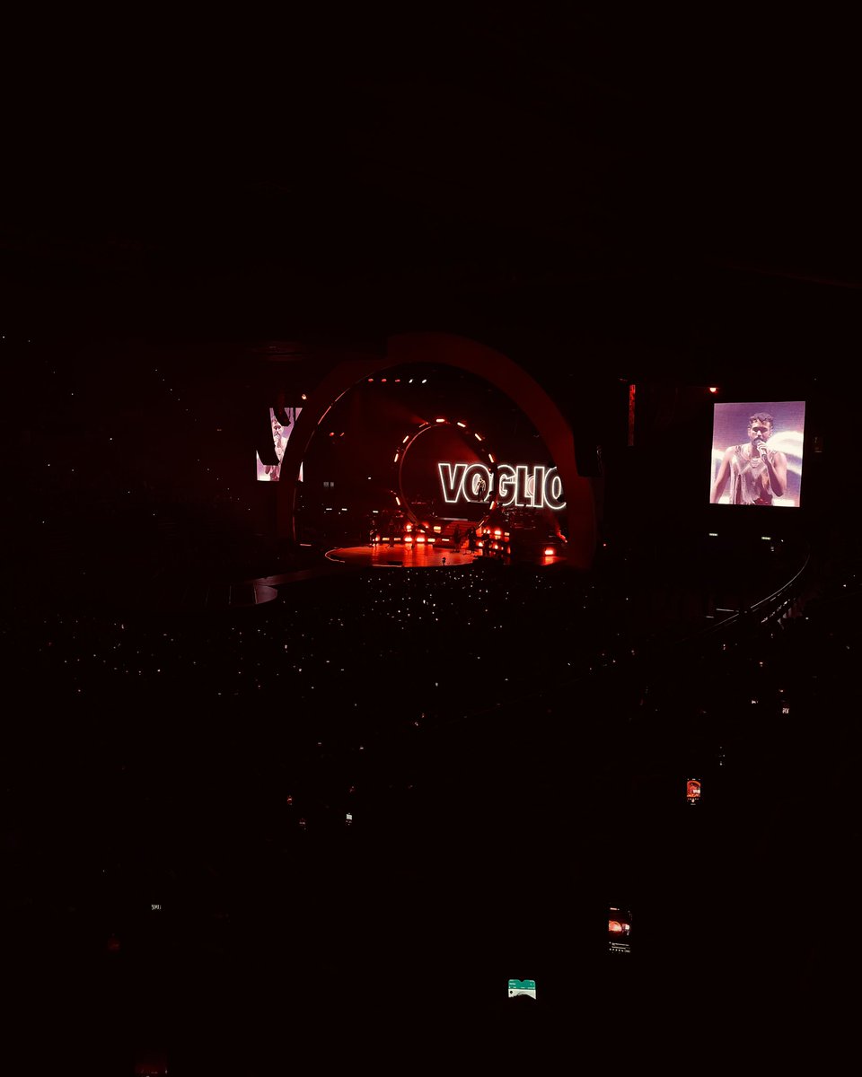 mengonimarco's tweet photo. La musica alta all'ora che voglio! 
Pesaro ❤️

#MENGONILIVE2022 

🎫 #MarcoNegliStadi disponibili ora 👉 https://t.co/Xr70yovgZ7 https://t.co/4fldfFquYo