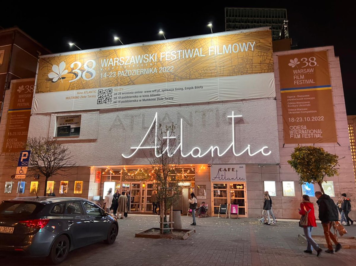 😎Arturo Pereyra y <a href="/juan_ber/">Juan B Gonzalez</a> frente a la sala donde será estrenado "Scab Vendor", documental coproducido junto a <a href="/rainbow_lobster/">Rainbow Lobster</a>, el próximo miércoles 19 en el Festival de Varsovia 💪 <a href="/WarsawIFF/">warsawiff</a>