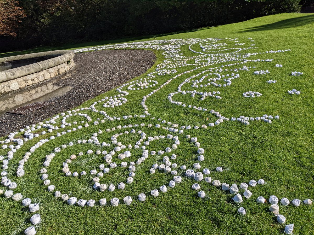 EamonnMcConnon's tweet photo. I'm so proud of my sister @McConnonMiriam The launch of the @lost_lace project was so moving. A wonderful gathering to show solidarity with those who have lost loved ones to COVID-19. It even made RTE news!
https://t.co/UB5Rkyleg2 https://t.co/Tz11Yb4o4d