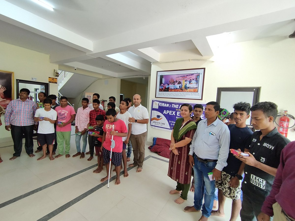 KiranRayOfHope's tweet photo. We are excited to have resumed our journey and humbled for the opportunity to donate smart walking sticks to the blind students &amp; to distrubute a few edible items to the blind &amp; orphans at Swami Chidananda Mission Integrated Care.We thank @AjantaPharmaLtd for the support and help https://t.co/gW4dtUtNUb