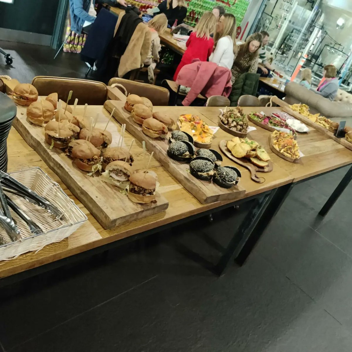 Well done to our runners who headed out from Hengoed to Tiny rebel Rogerstone. Thank you the support crew and <a href="/tinyrebelbrewco/">Tiny Rebel</a> for the fabulous buffet #ystradrunners