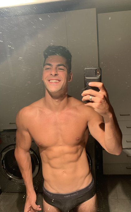 Mirror dirty nothing is perfect on this but my smile is sincere❤️ https://t.co/FQKEfBecEP