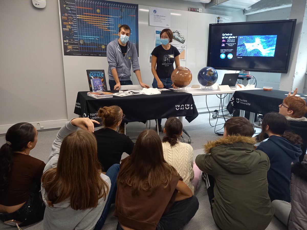 LPG_Lab's tweet image. De beaux moments de partage au Village des Sciences lors de cette #fds2022 ! Un grand merci à tous les visiteurs et aux scientifiques du @LPG_Lab et @UGustaveEiffel !

@NantesUniv @CNRS_dr17