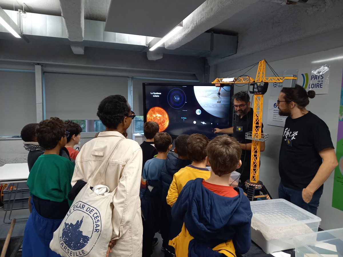 LPG_Lab's tweet image. De beaux moments de partage au Village des Sciences lors de cette #fds2022 ! Un grand merci à tous les visiteurs et aux scientifiques du @LPG_Lab et @UGustaveEiffel !

@NantesUniv @CNRS_dr17