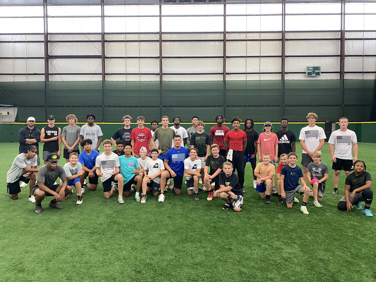 Sunday #WORK Day in the lab!! 

Emphasis: TIME 
Routes: Comeback | Curl

“Just work, no noise, just commitment to each other, our Families and our Team!!”
~ <a href="/CoachGeorge5/">Tom George</a>