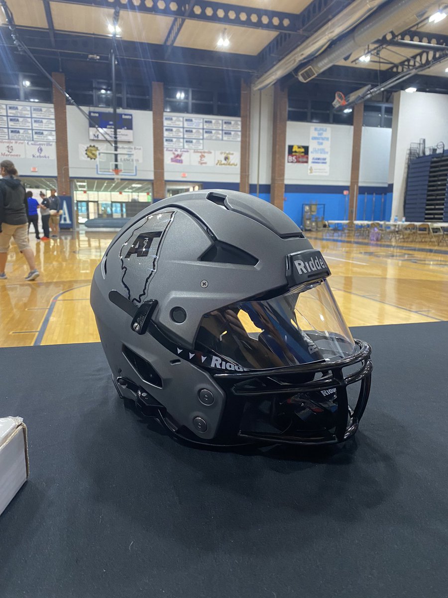 Last week of #ATSafeFB and it is all about ATValue. What kind of true $$$ value are you providing to your student athletes/school/community in Evaluations, Therap Exercise, Rehabs, Tapings, wound care, ER visits saved, ambulance rides saved? <a href="/ILAthTrainers/">IATA</a>