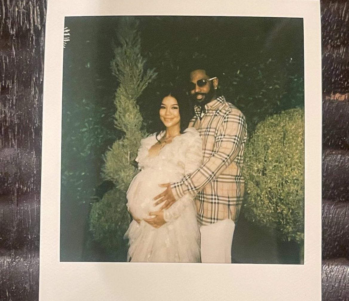 Phil_Lewis_'s tweet image. Big Sean wearing the Detroit baby shower fit!