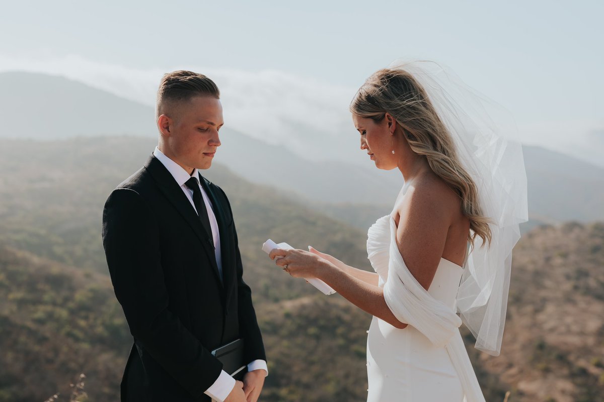 roboytoe_'s tweet photo. MR + MRS 💍

10.14.22 - forever https://t.co/OznuEXEXhi