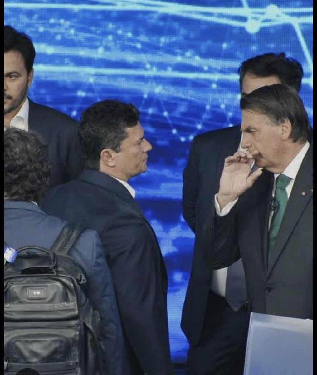 Se está duro para vc, imagina para o Marreco que de juiz passou a ex-juiz corrupto e agora não passa de cabo eleitoral do Biroliro?