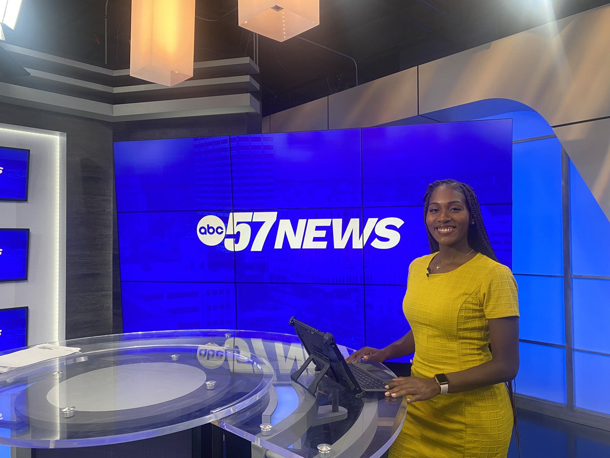 NajaWoodsTV's tweet photo. For the first time I decided to try a new hairstyle on air. The decision came with lots of anxiety because of the negativity that can surround braids especially being on television, but I’m learning to embrace changes along this news journey #blackreporter #reporter #news https://t.co/fbnvpvYzXR
