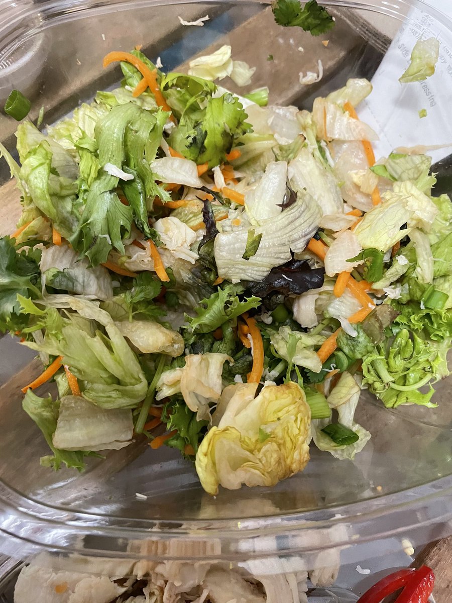 Madreof1's tweet photo. Really disappointed with @PeiWei ordered a chopped chicken salad with extra chicken. Didn’t get extra chicken but sure did get a lot of soggy and browning lettuce. This salad had more red bell pepper than chicken. https://t.co/dfHKvHQ1j7