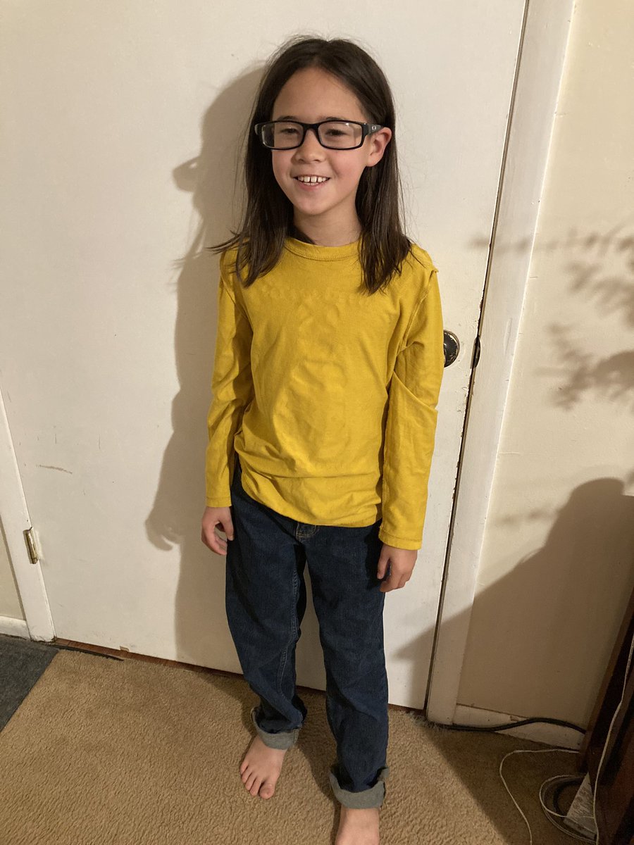 My kid took my glasses and changed into this outfit after watching @shengwangtime’s #Netflix special.