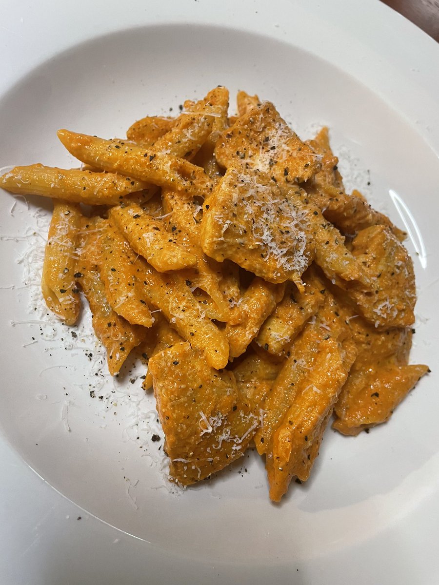 GQ_Blu's tweet photo. High vibrational plate.
Penne Rigate Alla Vodka #Homemade #BlackMenCook #PastaBae https://t.co/NpPes3HULx
