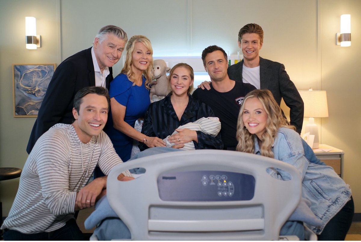 Thank you for watching and live tweeting with us #Chessies! We hope you enjoyed the series finale of Chesapeake Shores. Tune in Friday at 8/7c for the all new original movie #NoelNextDoor part of #CountdowntoChristmas!