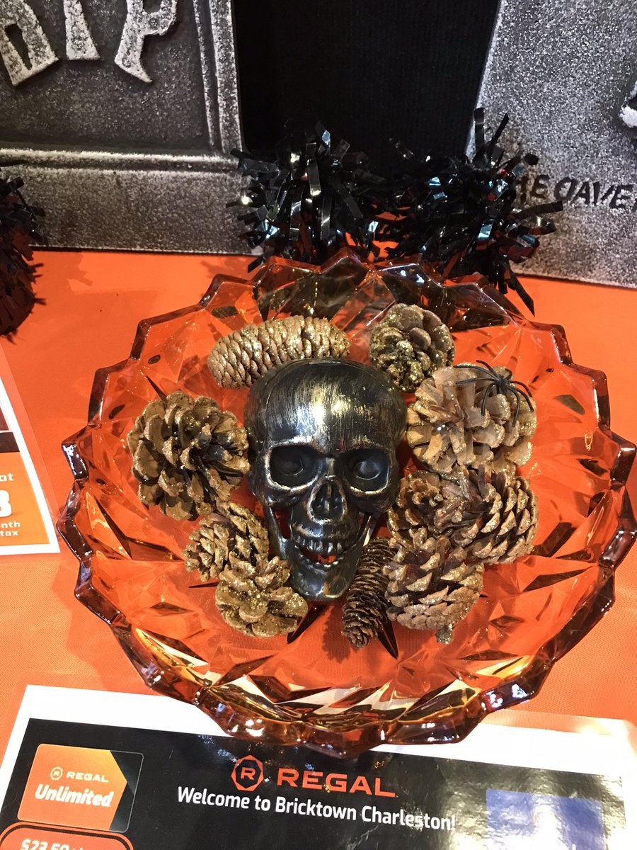 FWOHF's tweet photo. #Halloween https://t.co/XTNQ0TYdOI
