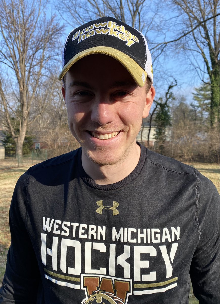 Buccigross's tweet photo. NEW BucciMane
#cawlidgehawkey Top 16 
1 Minnesota
2 Quinnipiac 
3 Minnesota St
4 UMass
5 Denver
6 North Dakota
7 Notre Dame
8 BostonUniversity
9 Michigan
10 Providence
11 Northeastern
12 Minnesota Duluth
13 StCloudSt
14 Harvard
15 Western Michigan
16 Penn St https://t.co/nhIjRJpY19