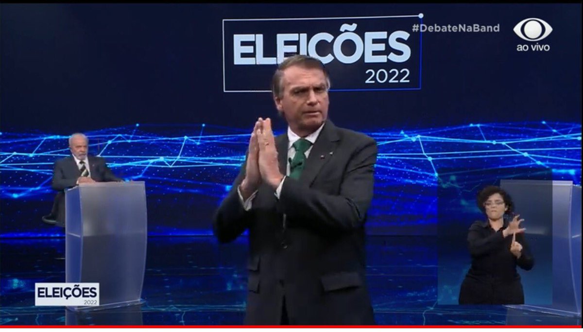 claudialopesp's tweet photo. Meu Presidente 2️⃣2️⃣🇧🇷🇧🇷 Grande homem #Mitooooo 💚💚💛💛 https://t.co/IJ3BXvq0Jg