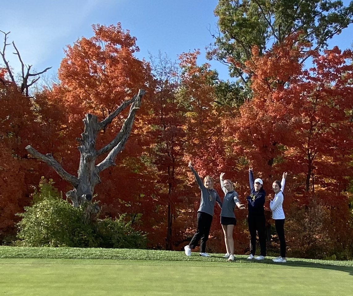 HHSTribeCouncil's tweet photo. Practice round in the books on this beautiful fall day! #ReadyforState #WeAreWSD #Holt #NPHS @HoltADOffice @NP_Grizzlies_AD @CoachRyanCross https://t.co/x3ugisQqne