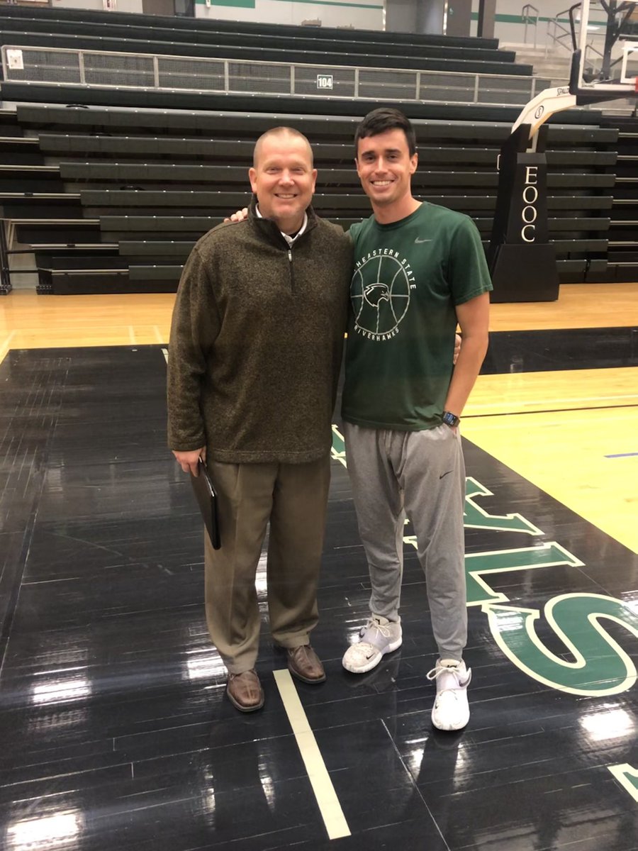 lqhunter's tweet photo. Grateful to have the legend @BradAutry at @RiverHawksMBB practice today!

Thankful for the impact this guy has had on my life! #PSRE #Levels 📶 https://t.co/i4RELzYGcs