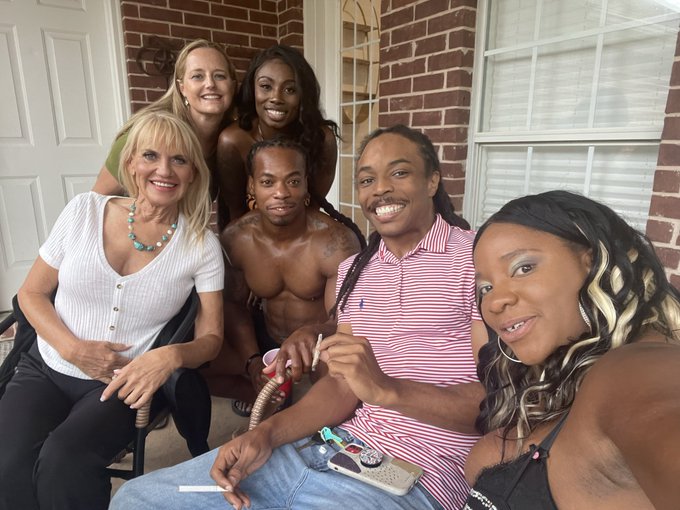 Good Times &amp; Great Vibez &hellip; Salute 2 @girlwspadetatoo @demondickjay2 @PresleyStClaire @Lyricskyxx @VeeSmilez<a class="tags" href="/tag/girlwspadetatoo">@girlwspadetatoo</a><a href="/tag/adult"class="tags"><span>#adult</span></a><a href="/tag/sexuality"class="tags"><span>#sexuality</span></a><a href="/tag/digitalmedia"class="tags"><span>#digitalmedia</span></a><a href="/tag/contentcreat"class="tags"><span>#contentcreat</span></a>