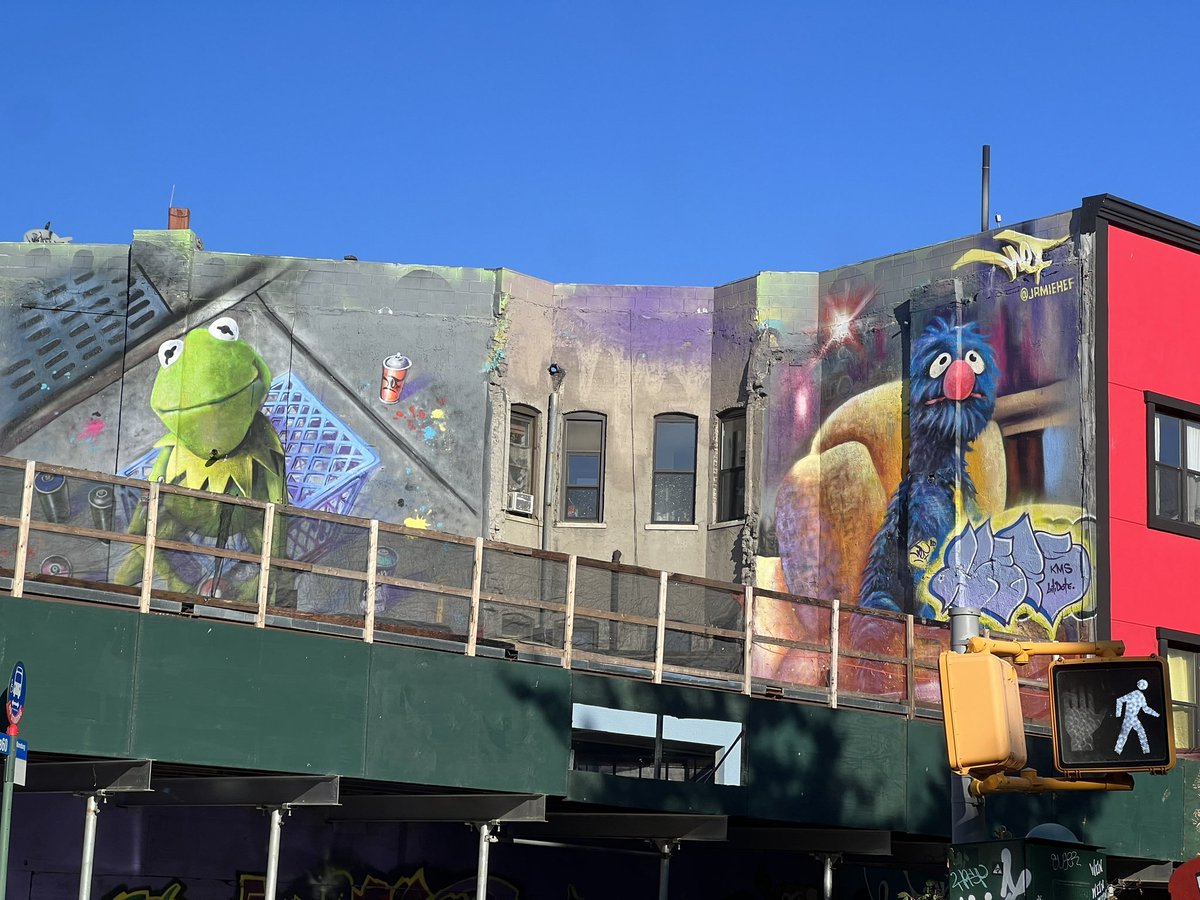 Kelly is still Running tweet media