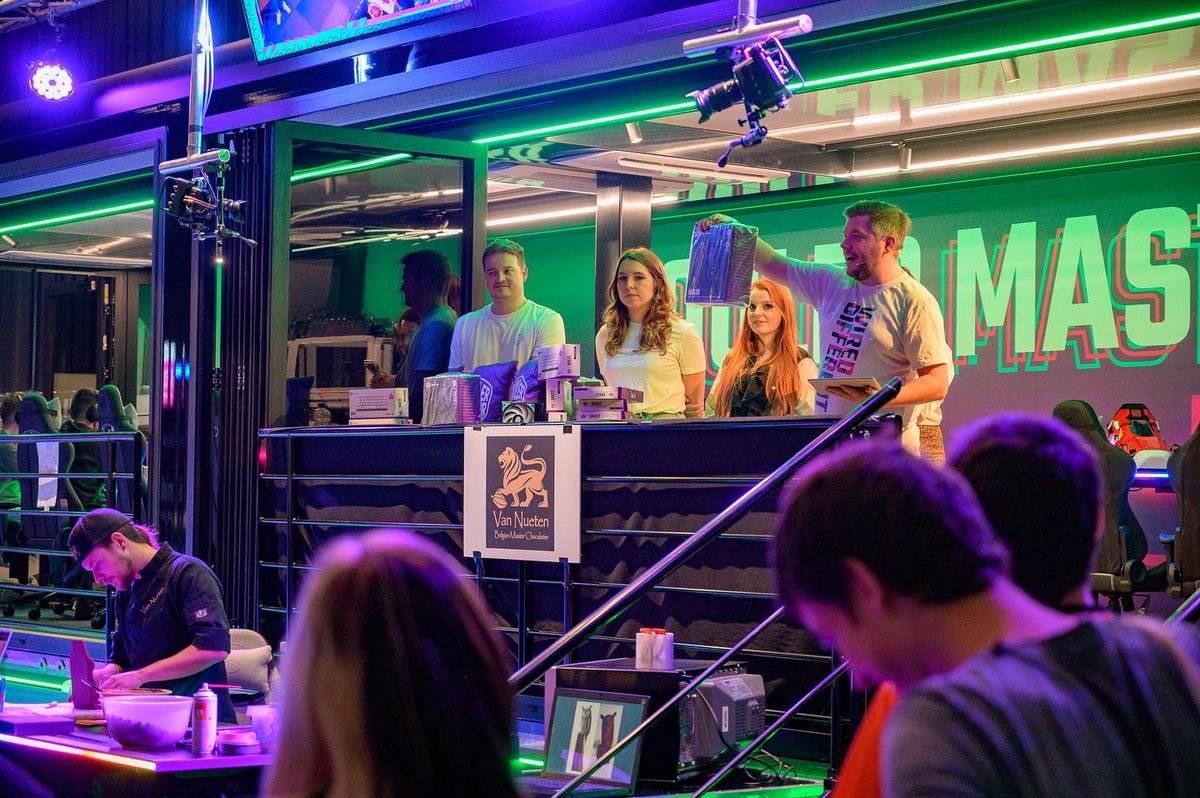 #dreamhackrotterdam was MEGA! Dank aan iedereen die is komen chillen en heeft meegewerkt aan dit onvergetelijke event.
@rtmgamesweek dank voor de super goede organisatie! Tot de volgende!💜