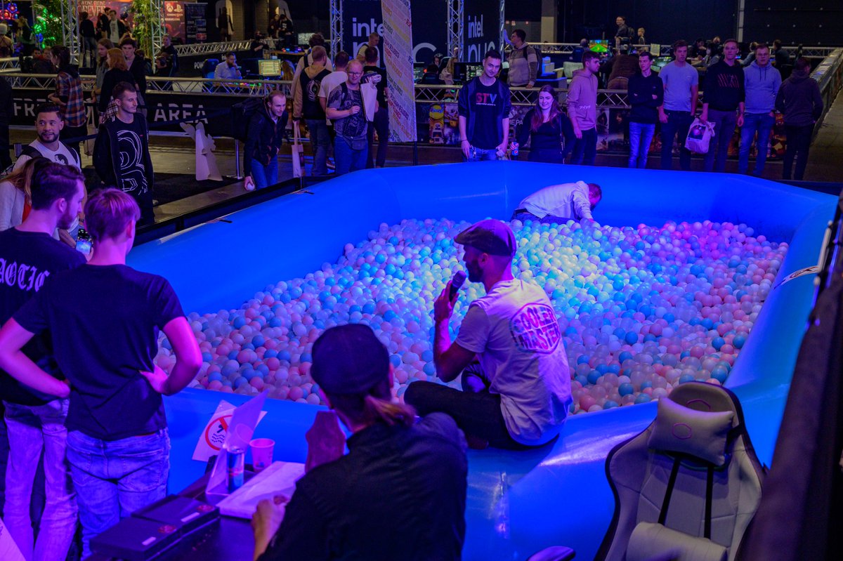 Cooler Master NL tweet media