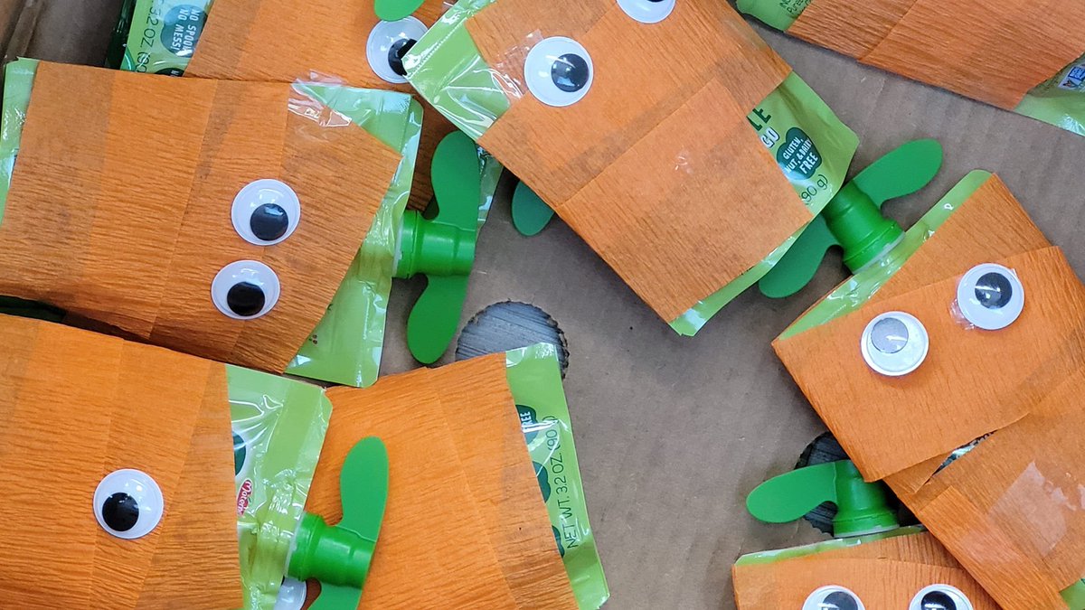 comosepta's tweet photo. This Sat. our members assembled items for the fall "Party in a Box" kits we send to #CPSbest district classrooms. Here's a peek at some goodies that will be joining other snacks, decorations, and games/activities! (Shout out to @VUFoundation helping us reach ALL rooms this year!) https://t.co/TEfbnWoAed