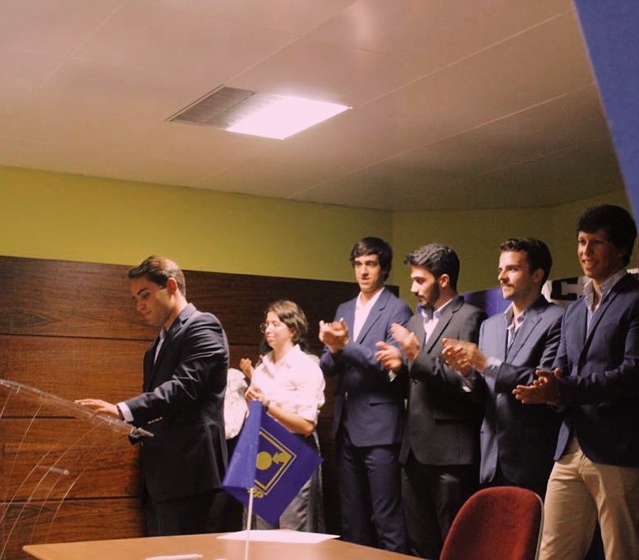 PopularSintra's tweet photo. Tomada de posse da JPSintra ⚪️🔵

Ontem, testemunhamos uma casa cheia para aplaudir a reeleição da equipa da JPSINTRA renovada e cheia de força para continuar a trabalhar e fazer a diferença na vida dos jovens sintrenses!

Viva a JPSINTRA!
Viva o CDS-PP!
Viva sempre Portugal! https://t.co/qli6LjZ79X