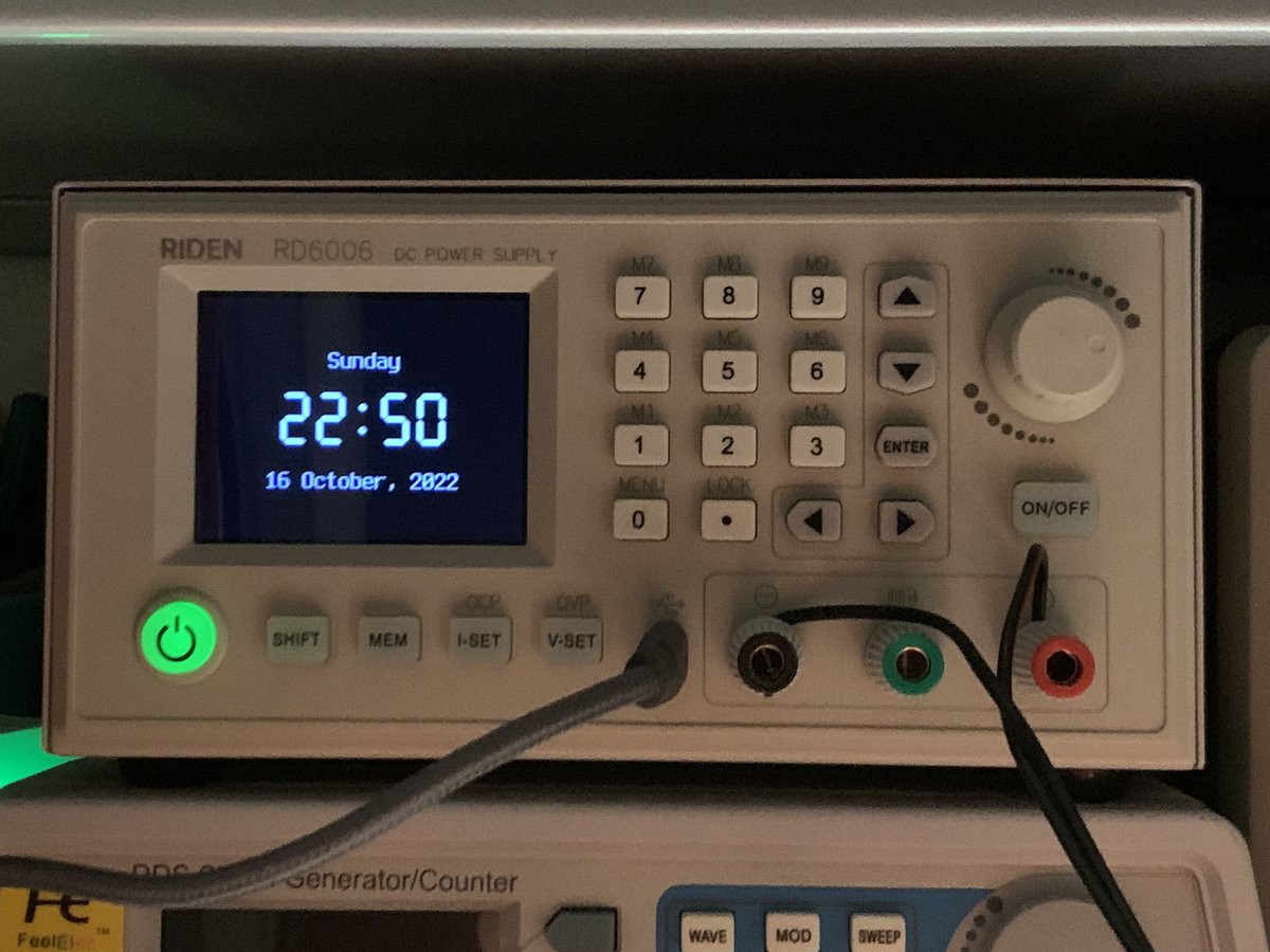 KutilDomaci's tweet photo. Poslední verze UniSoft firmware 1.38.1h z 16.7.2022 má killer featuru. Hodiny na standby obrazovce! #riden #rd6006 #rdtech #ruideng #unisoft #TMEP #MultiTrickerLikesThis https://t.co/cTjXBlF0SS