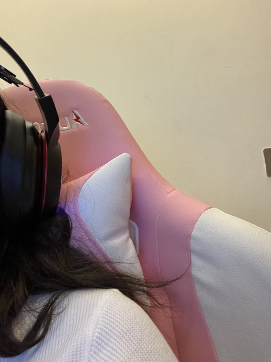 _YMiMi's tweet photo. Got hate usti on my first game 🥲 https://t.co/aDW4fBNuA9