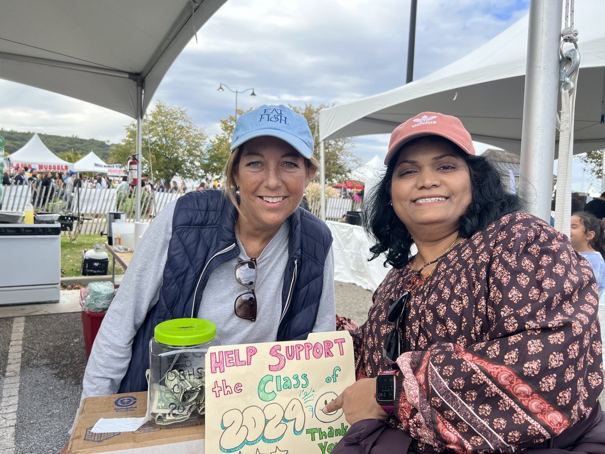 smj2it's tweet photo. Oyster Fest 22 https://t.co/kSlgQWvo3h