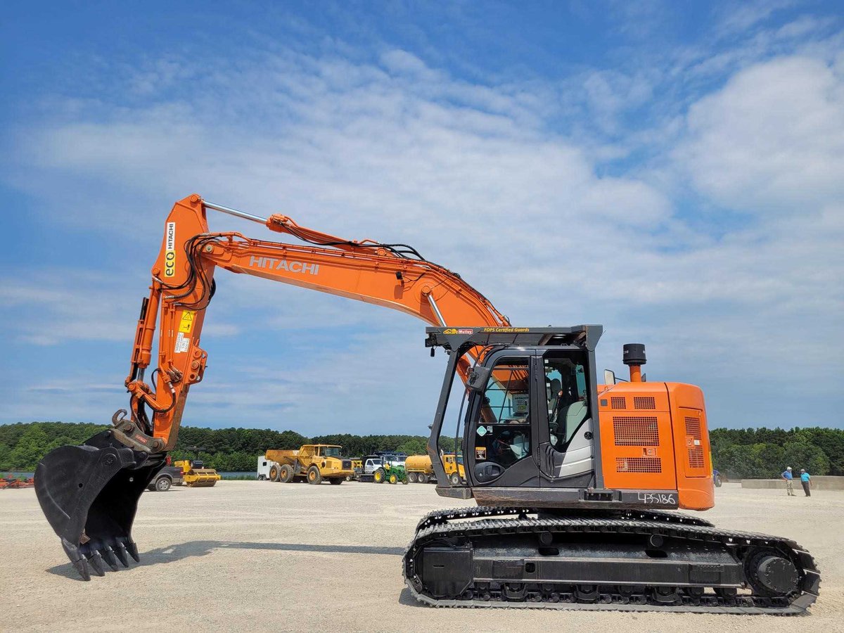 rockanddirt's tweet photo. ππ§ Look at this 2019 HITACHI ZX225US LC-6 Excavator! Find more #Excavators For Sale at https://t.co/NKvB6fgJ82
#HeavyEquipment #RockandDirt https://t.co/01aplQGivC