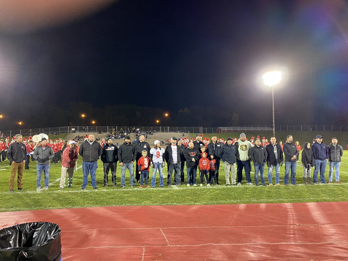 Lowellredarrows's tweet photo. Congratulations to the 2002 State Champion Football Team on its induction to the Wall of Fame. Great seeing players and coaches at Red Arrow Memorial Stadium. #memories #20years @lowellfootball #RedArrowsforLife https://t.co/d2XdvfQdNg