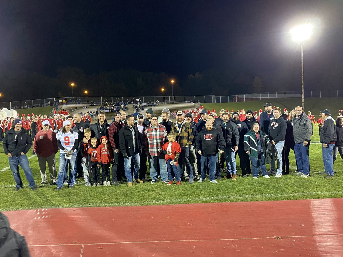 Lowellredarrows's tweet photo. Congratulations to the 2002 State Champion Football Team on its induction to the Wall of Fame. Great seeing players and coaches at Red Arrow Memorial Stadium. #memories #20years @lowellfootball #RedArrowsforLife https://t.co/d2XdvfQdNg