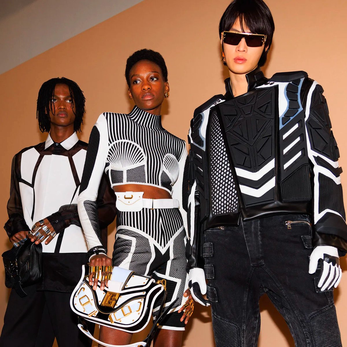 Balmain launches Web3 hub at Paris Fashion Week bit.ly/3CF58BT via <a href="/voguebusiness/">Vogue Business</a> #parisfashionweek #digitalfashion #NFT