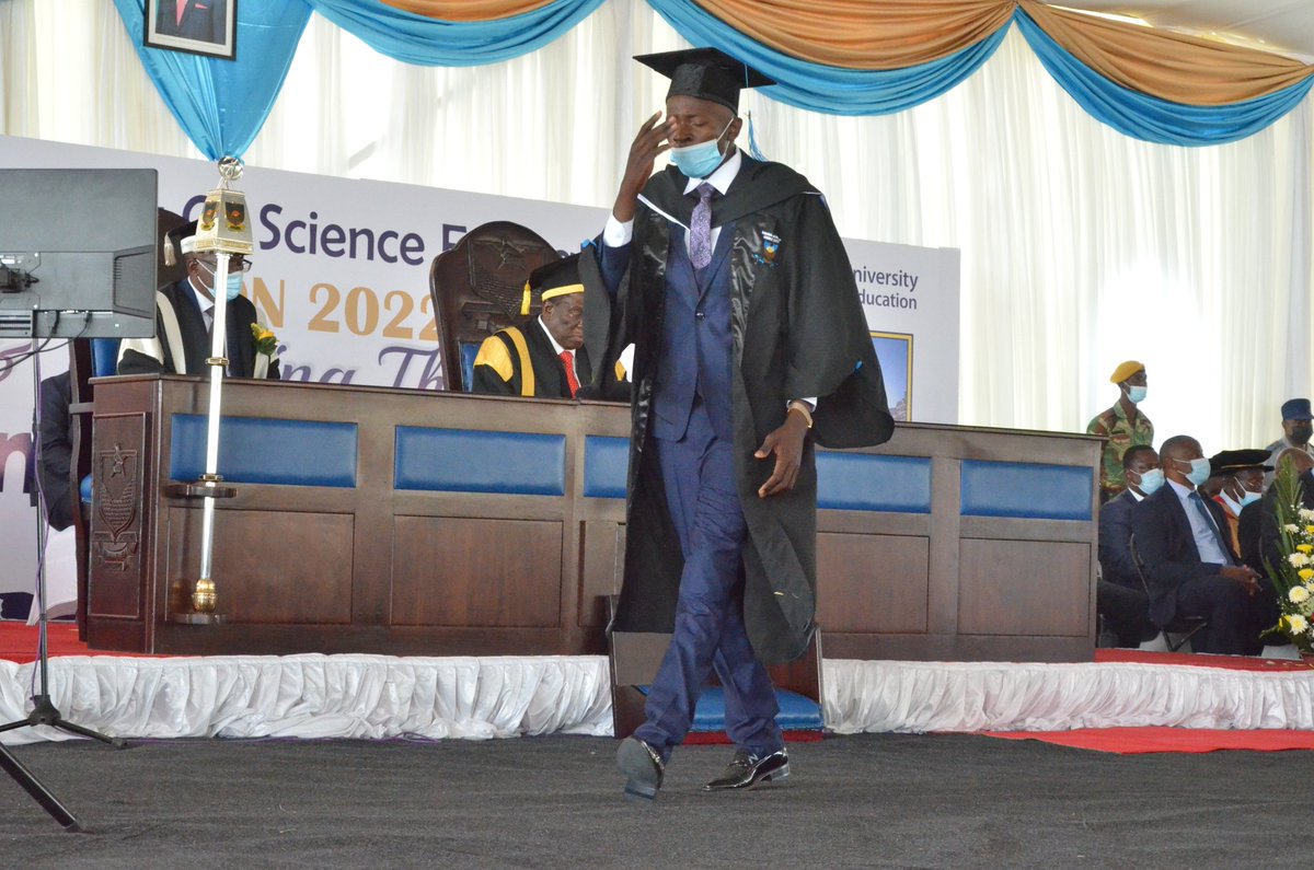 ronniemutasa_a's tweet photo. The village boy straight from the Dusty rural areas of Mutoko finally graduated with a FIRST CLASS degree in Agricultural Economics and management from Bindura University #LordLead https://t.co/G2789mMGgr