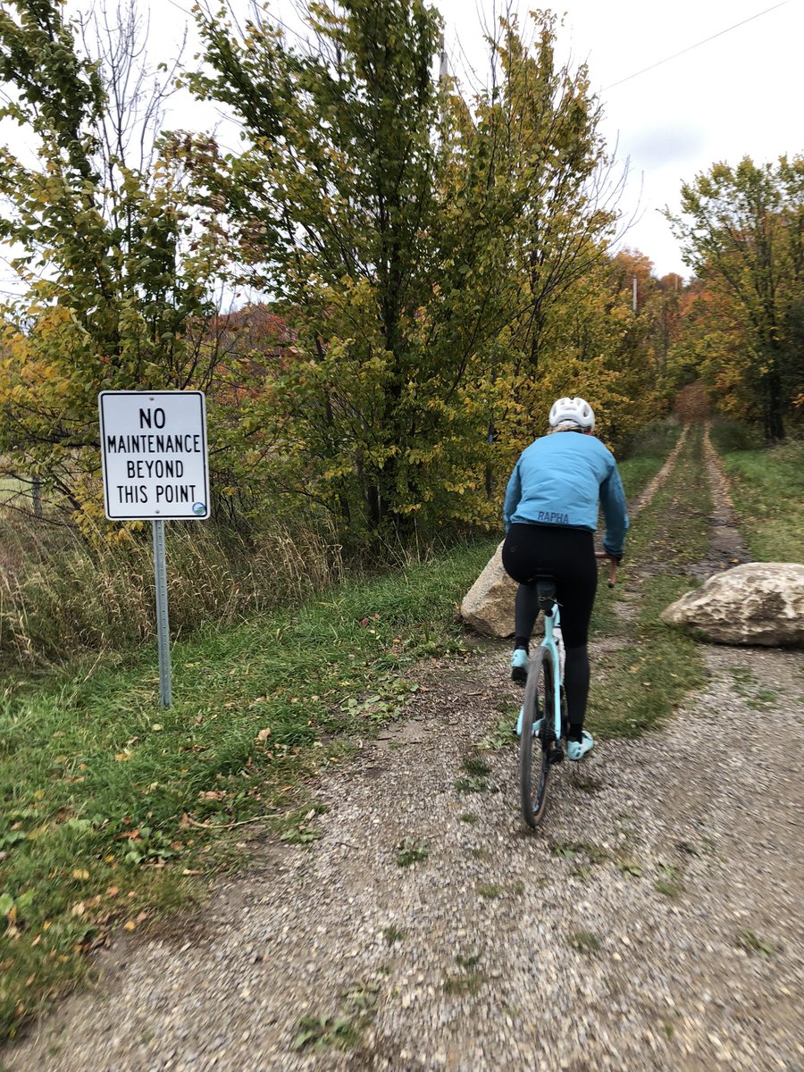 SafeStreetsTO's tweet photo. Beautiful weekend for some Gravel Biking near Collingwood, Ontario in @GreyCounty #OntarioByBike @cycleontario https://t.co/lA3WGEgaX0