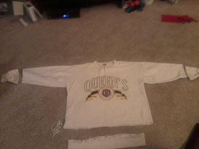 AilsaForshaw's tweet photo. My favourite Sweatshirt had seen better days, so I doctored it up, made it cute! #LOL!
You can do this with any sweatshirt you love, make it even cuter - lol!
Cut straight down the center front
Cut along the bottom
Cut the sleeves
#DoctoredUp β»οΈππ§₯ππ
https://t.co/JzId4l2Kzp https://t.co/nFKiRUtxJd