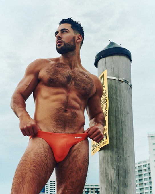Feeling like baywatch , the only thing that matters is the size of your &hellip; 😏❤️ https://t.co/gI9onXeGz<a href="/tag/pov"class="tags"><span>#pov</span></a>