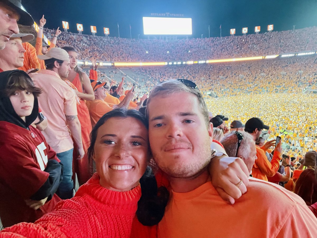 GO VOLS GO🍊🍊🍊🧡🧡🧡🧡🙌🏼🙌🏼🙌🏼🙌🏼😭😭😭🏈🏈 Best night ever!!!!!
