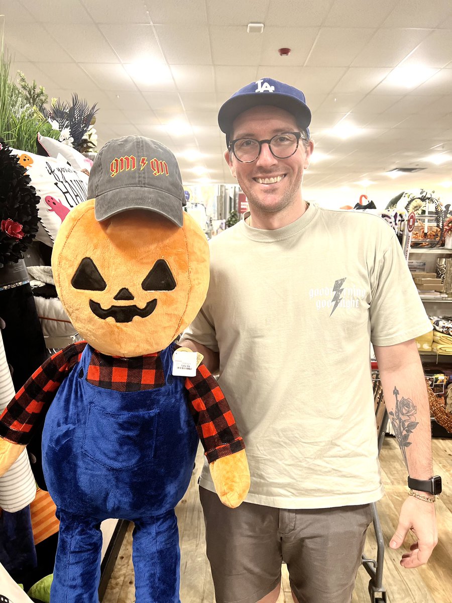 C_lofink's tweet photo. @DegenToonz Jacko Latern wishes you a GMGN and a Happy Halloween #GmGnApparel #toonz https://t.co/YIvSAwWA6I
